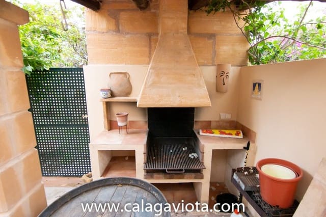 Villa/Maison Mitoyenne de 3 chambres à louer à Ses Salines - 1 600 € (Ref: 9004880)