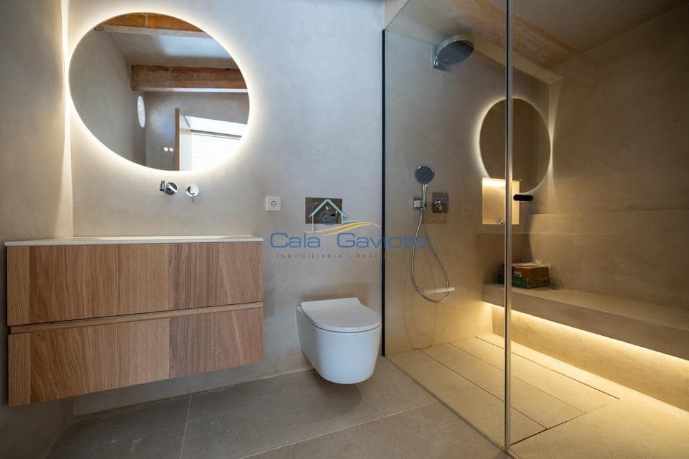 4 bedroom Townhouse for sale in Ses Salines with pool garage - € 2,550,000 (Ref: 9153997)