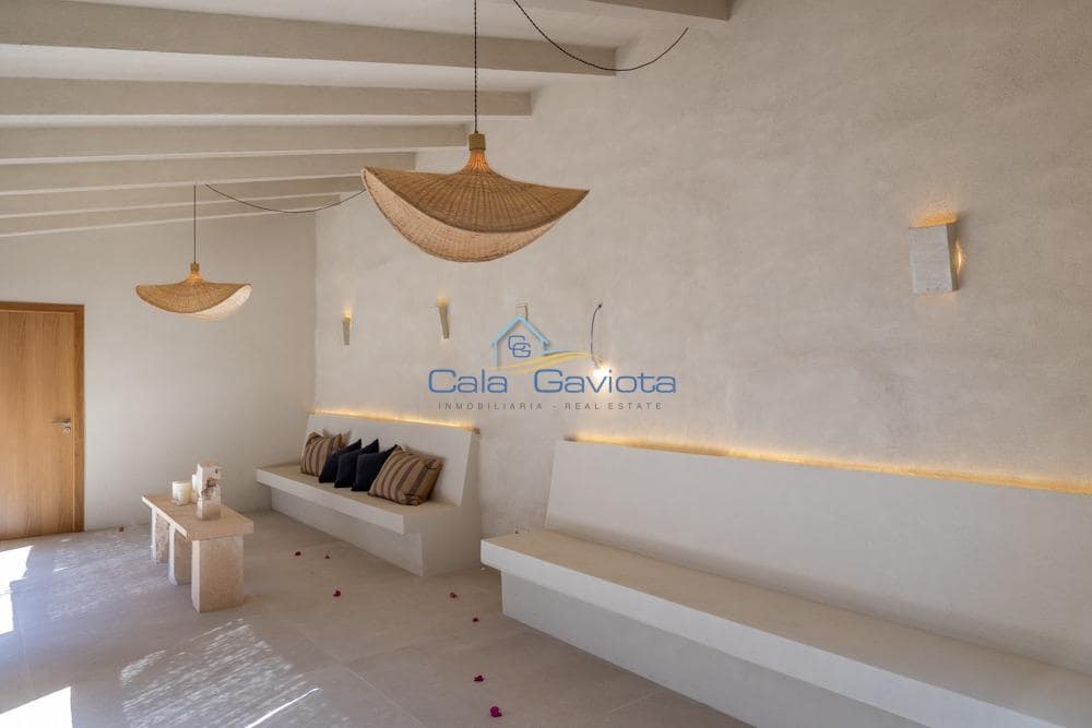 4 bedroom Townhouse for sale in Ses Salines with pool garage - € 2,550,000 (Ref: 9153997)