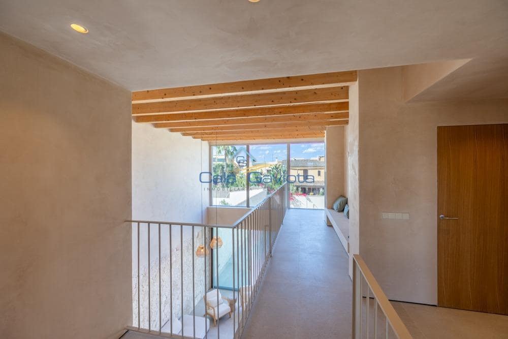 4 bedroom Townhouse for sale in Ses Salines with pool garage - € 2,550,000 (Ref: 9153997)