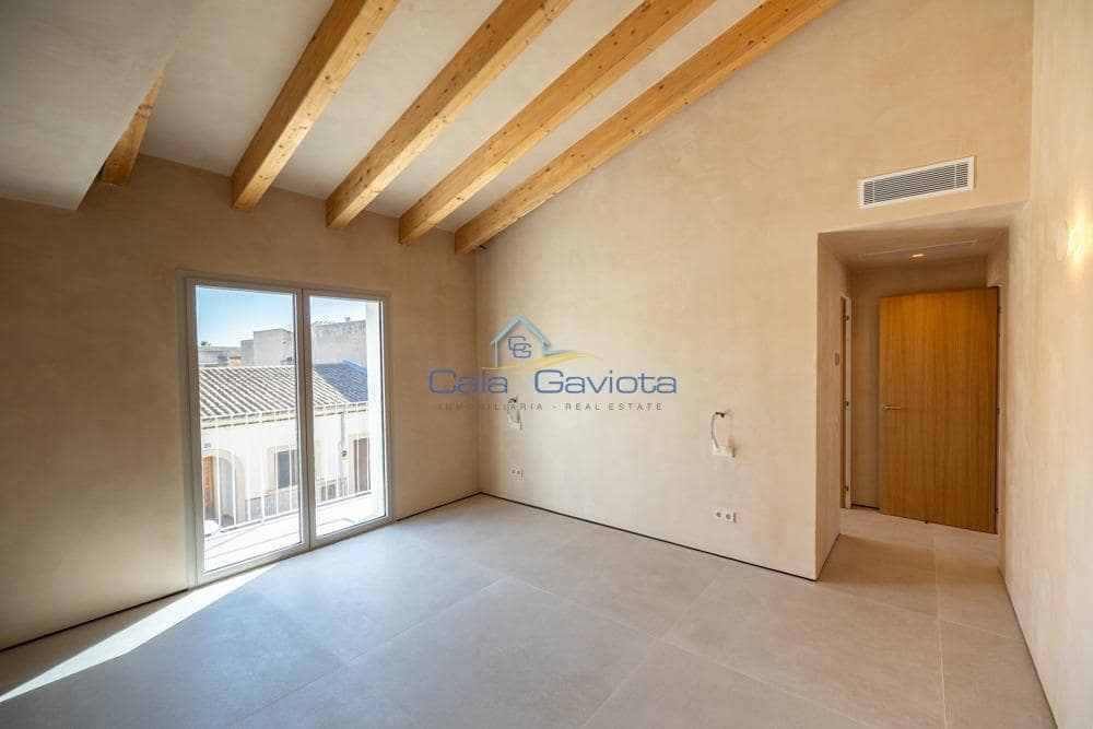 4 bedroom Townhouse for sale in Ses Salines with pool garage - € 2,550,000 (Ref: 9153997)