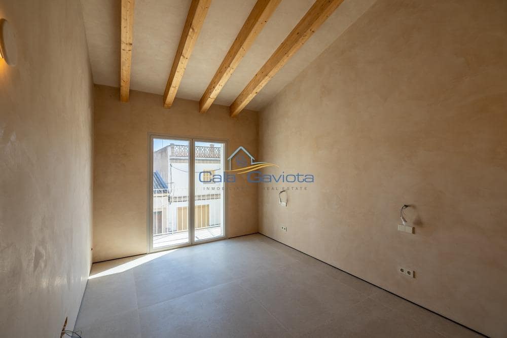 4 bedroom Townhouse for sale in Ses Salines with pool garage - € 2,550,000 (Ref: 9153997)