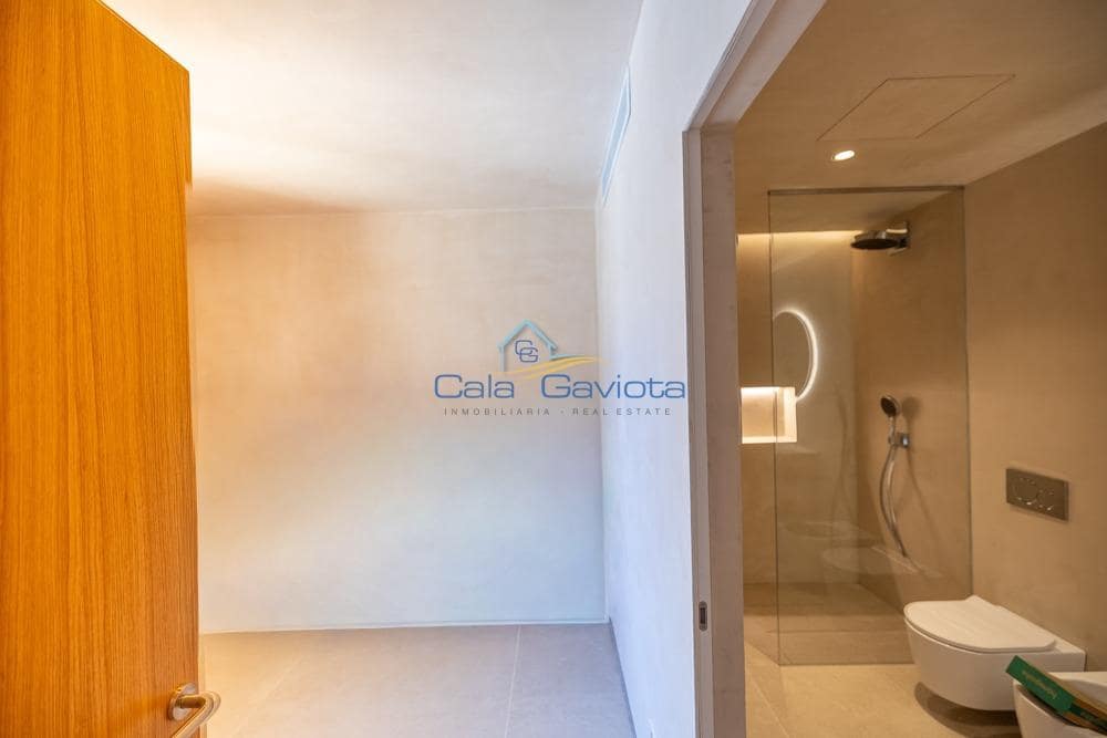 4 bedroom Townhouse for sale in Ses Salines with pool garage - € 2,550,000 (Ref: 9153997)