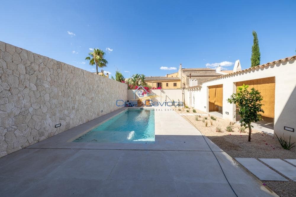 4 bedroom Townhouse for sale in Ses Salines with pool garage - € 2,550,000 (Ref: 9153997)