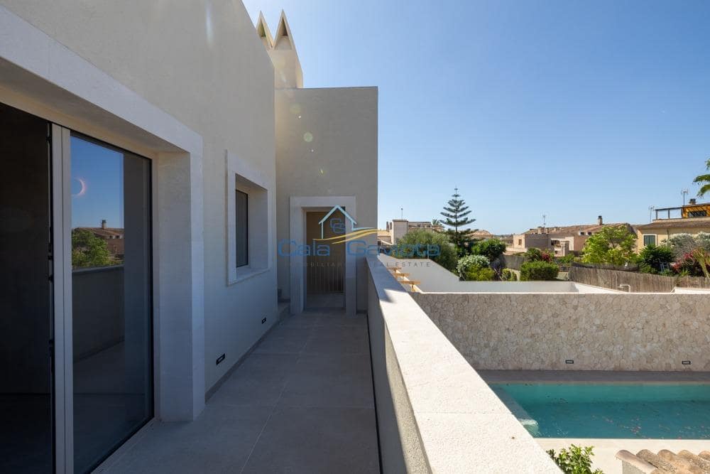 4 bedroom Townhouse for sale in Ses Salines with pool garage - € 2,550,000 (Ref: 9153997)