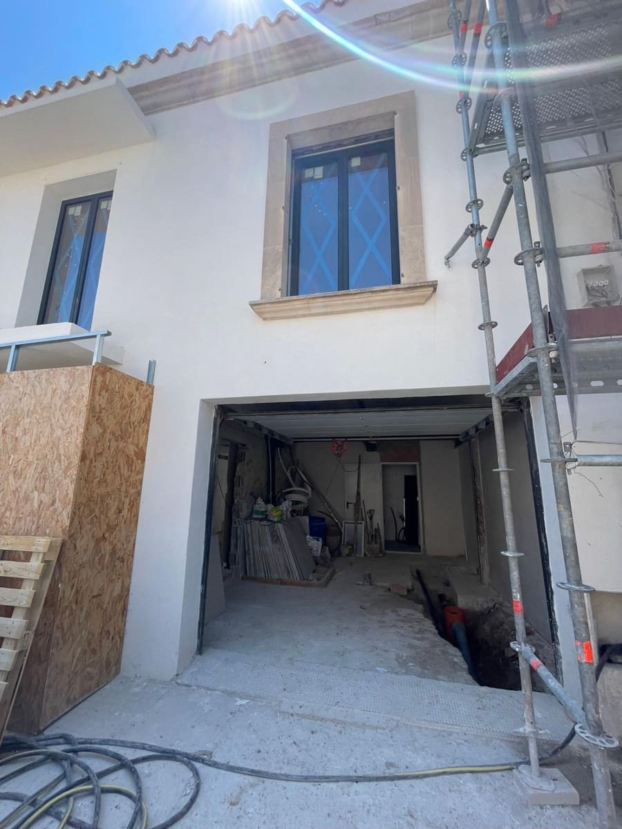 4 soveværelse Rækkehus til salg i Ses Salines med garage - € 2.300.000 (Ref: 9161040)