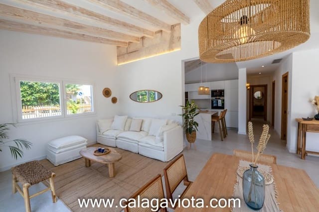 3 makuuhuone Huvila myytävänä paikassa Colonia de Sant Jordi, Ses Salines mukana uima-altaan - 1 250 000 € (Ref: 9171489)