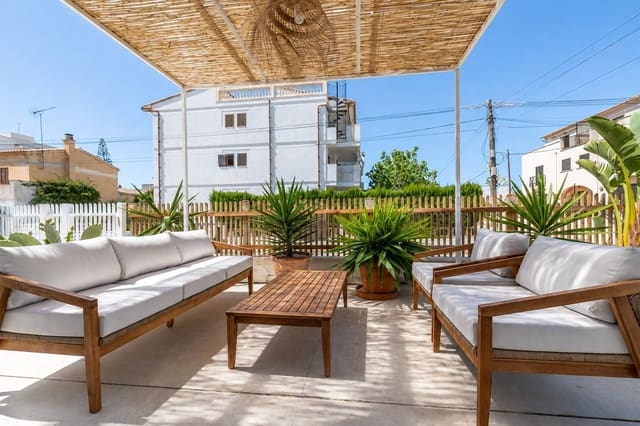 3 makuuhuone Huvila myytävänä paikassa Colonia de Sant Jordi, Ses Salines mukana uima-altaan - 1 250 000 € (Ref: 9171489)