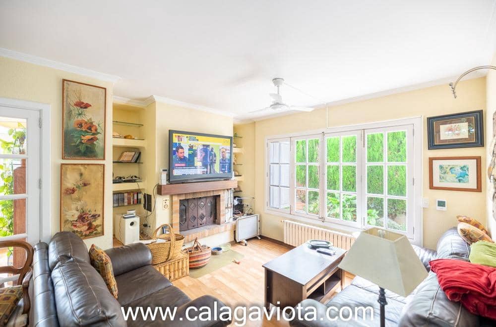 3 bedroom Semi-detached Villa for sale in Colonia de Sant Jordi - € 730,000 (Ref: 9191093)