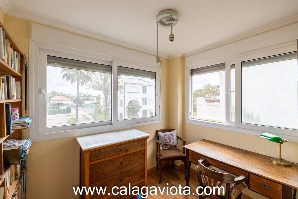 3 bedroom Semi-detached Villa for sale in Colonia de Sant Jordi - € 730,000 (Ref: 9191093)
