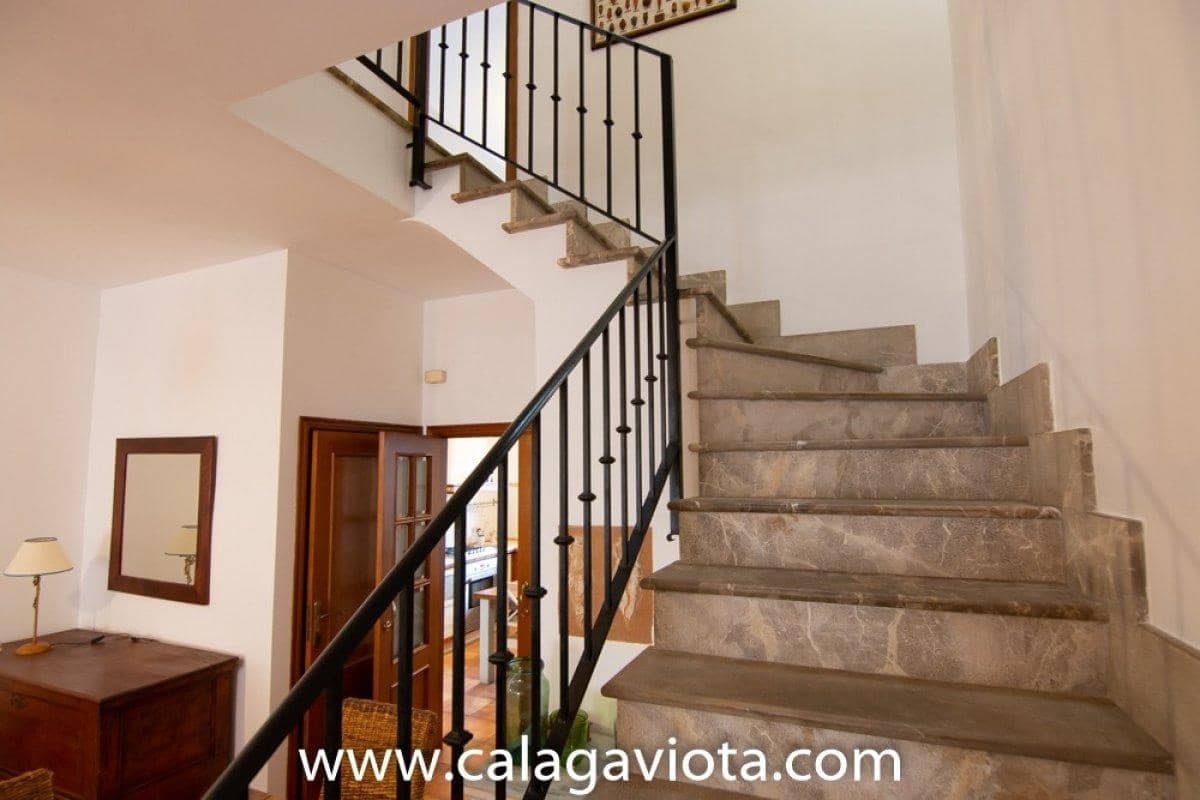 3 slaapkamer Rijtjeshuis te koop in Ses Salines - € 550.000 (Ref: 9374138)