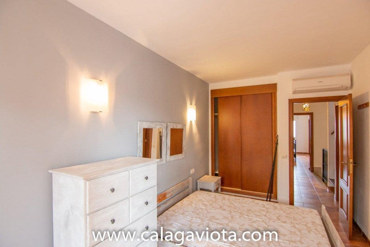 3 slaapkamer Rijtjeshuis te koop in Ses Salines - € 550.000 (Ref: 9374138)