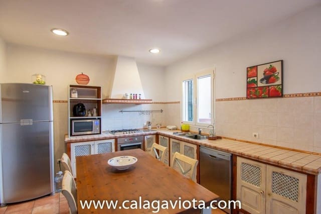 3 slaapkamer Rijtjeshuis te koop in Ses Salines - € 550.000 (Ref: 9374138)