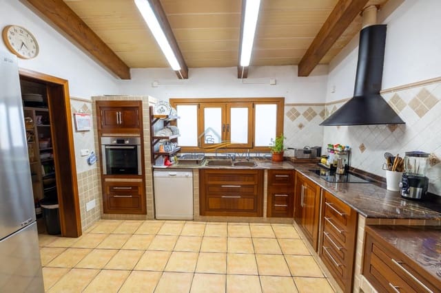 5 soveværelse Villa til salg i Ses Salines med garage - € 1.350.000 (Ref: 9625698)