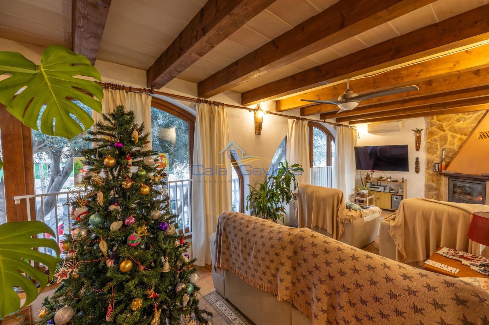 5 soveværelse Villa til salg i Ses Salines med garage - € 1.350.000 (Ref: 9625698)