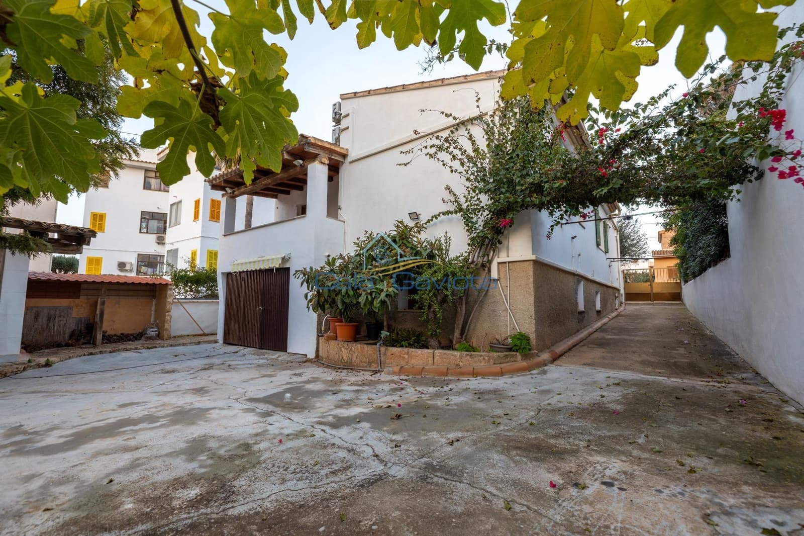 5 soveværelse Villa til salg i Ses Salines med garage - € 1.350.000 (Ref: 9625698)