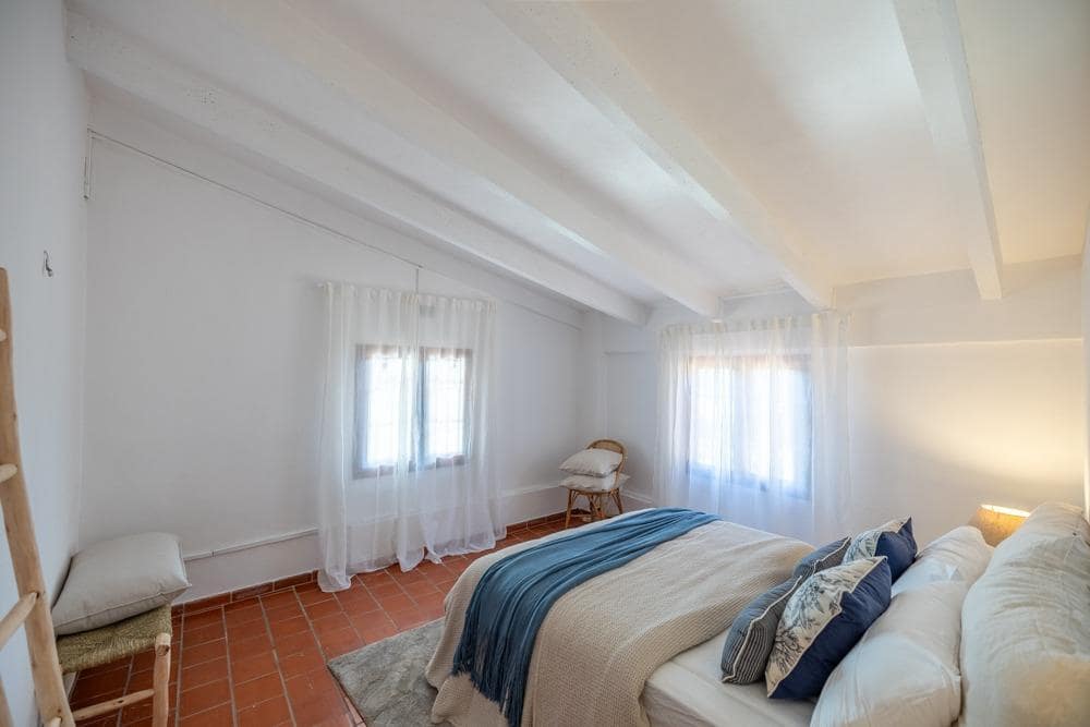 2 slaapkamer Villa te koop in Campos met zwembad - € 495.000 (Ref: 9637634)