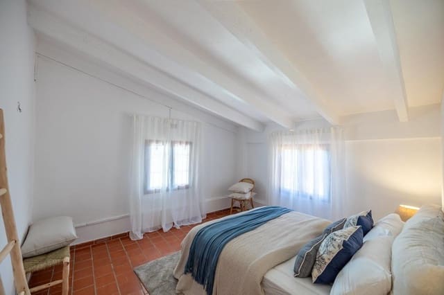 2 slaapkamer Villa te koop in Campos met zwembad - € 495.000 (Ref: 9637634)