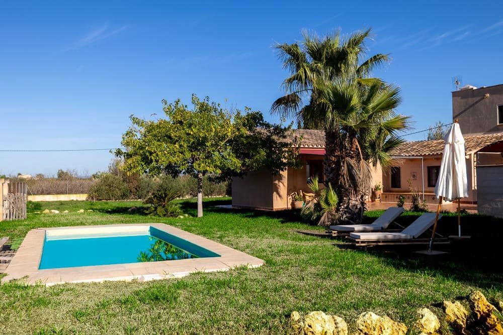 2 slaapkamer Villa te koop in Campos met zwembad - € 495.000 (Ref: 9637634)