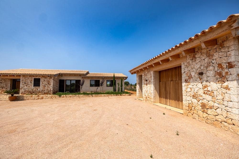 4 bedroom Villa for sale in Campos - € 2,890,000 (Ref: 9639502)