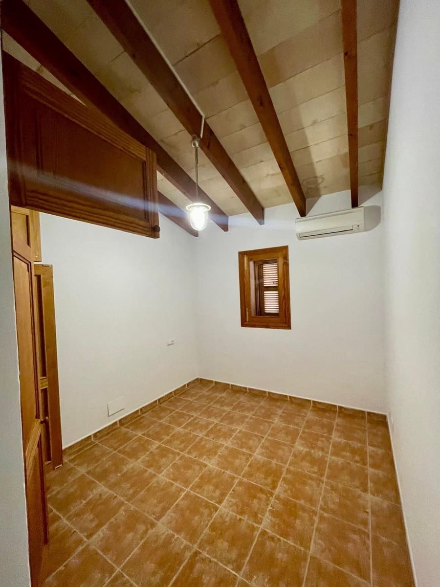 3 slaapkamer Huis te huur in Ses Salines - € 1.700 (Ref: 9648196)