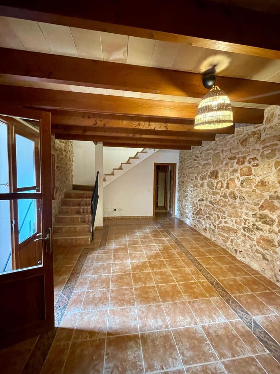 3 slaapkamer Huis te huur in Ses Salines - € 1.700 (Ref: 9648196)