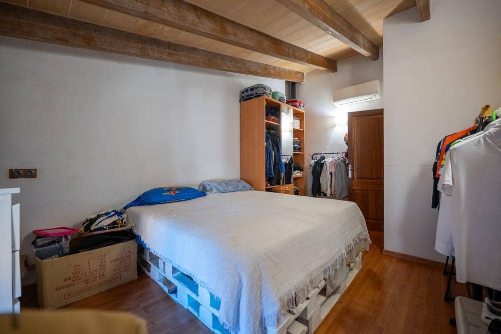 4 bedroom Townhouse for rent in Ses Salines with pool - € 1,500 (Ref: 9648197)