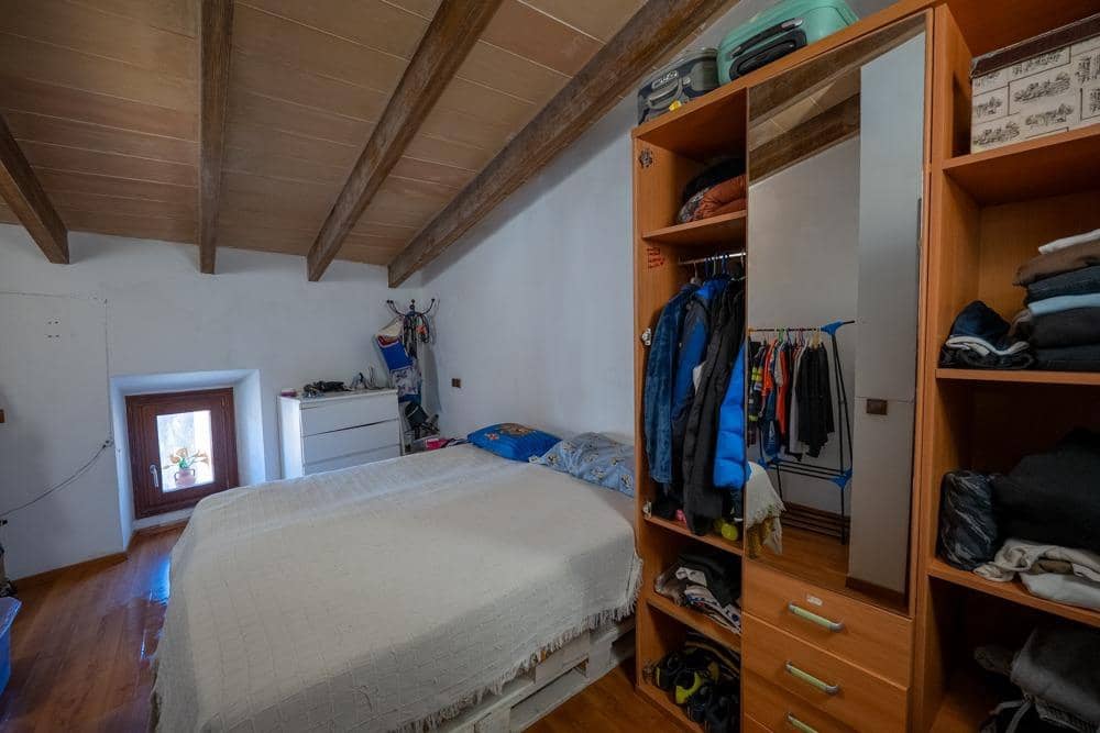 4 bedroom Townhouse for rent in Ses Salines with pool - € 1,500 (Ref: 9648197)