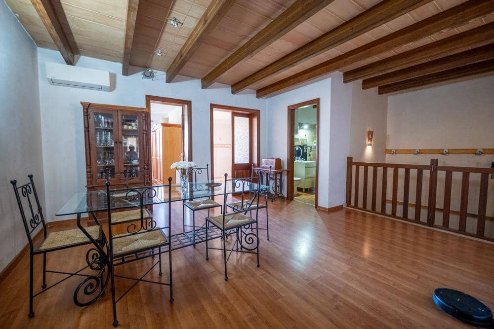 4 bedroom Townhouse for rent in Ses Salines with pool - € 1,500 (Ref: 9648197)