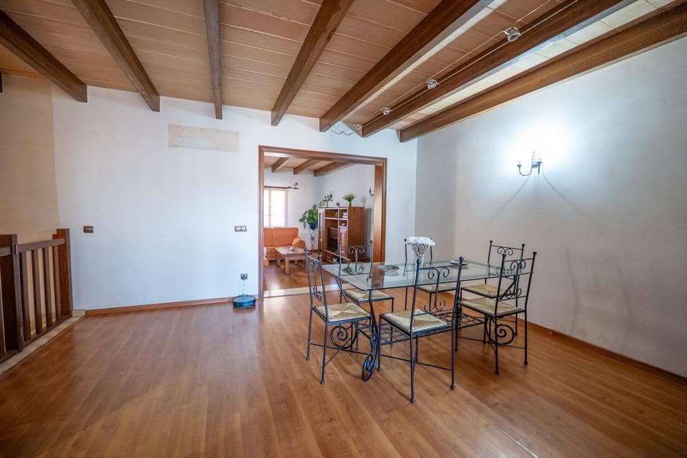 4 bedroom Townhouse for rent in Ses Salines with pool - € 1,500 (Ref: 9648197)