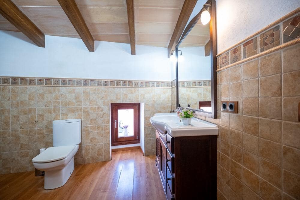 4 bedroom Townhouse for rent in Ses Salines with pool - € 1,500 (Ref: 9648197)