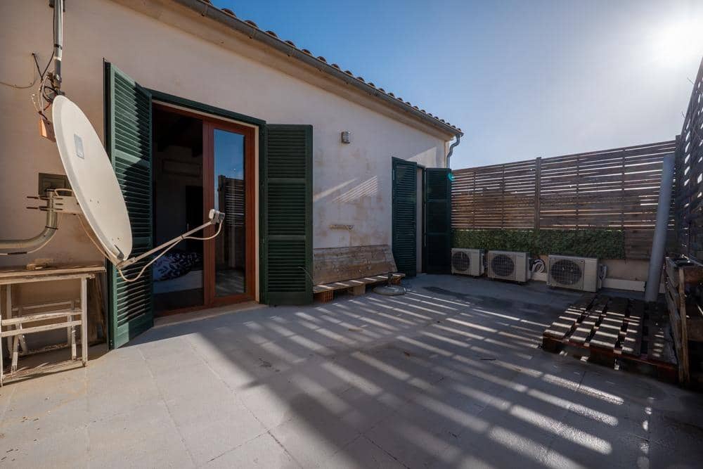 4 bedroom Townhouse for rent in Ses Salines with pool - € 1,500 (Ref: 9648197)