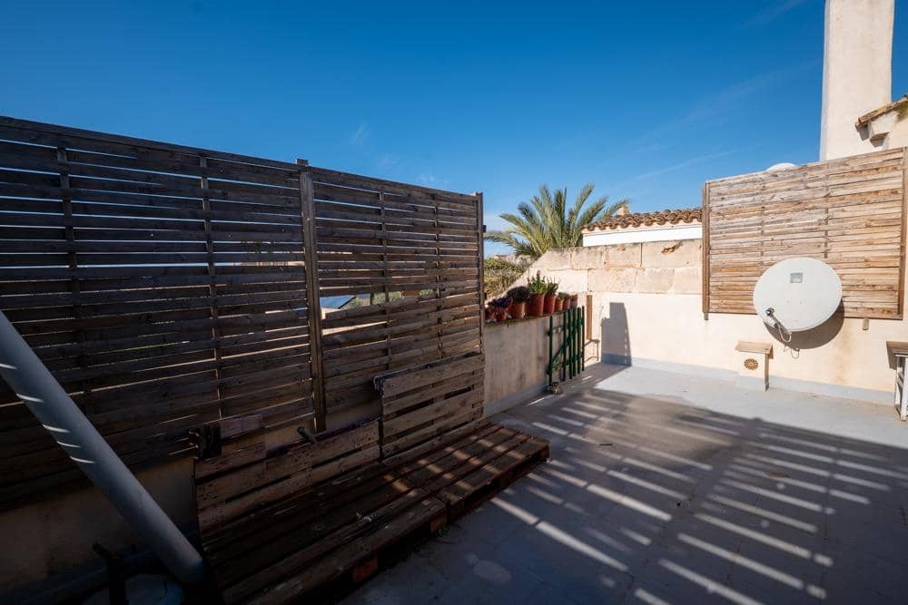 4 bedroom Townhouse for rent in Ses Salines with pool - € 1,500 (Ref: 9648197)