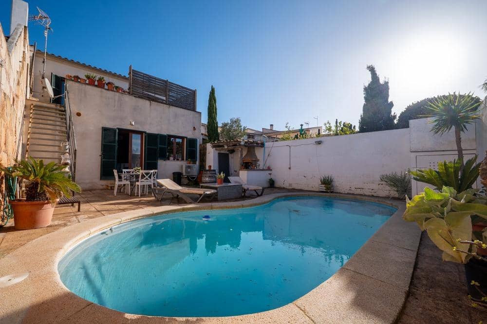 4 bedroom Townhouse for rent in Ses Salines with pool - € 1,500 (Ref: 9648197)