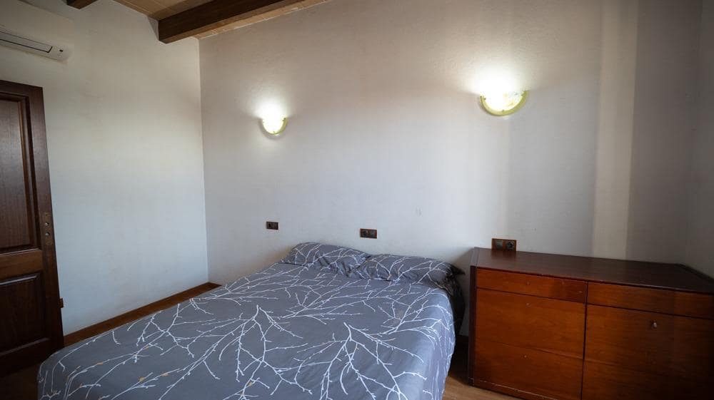 4 bedroom Townhouse for rent in Ses Salines with pool - € 1,500 (Ref: 9648197)