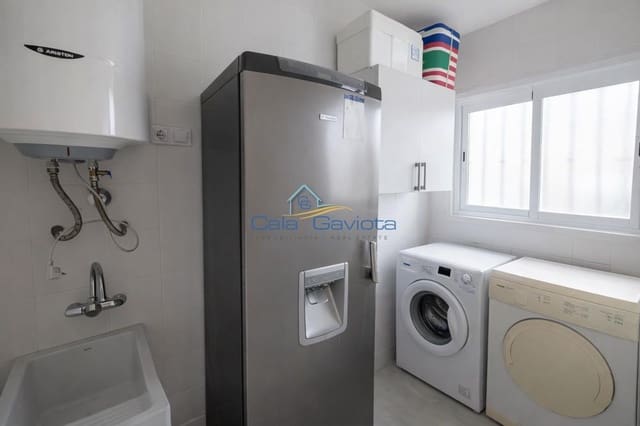 3 slaapkamer Rijtjeshuis te koop in Ses Salines met garage - € 680.000 (Ref: 9677522)