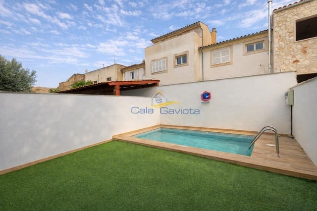 3 slaapkamer Rijtjeshuis te koop in Ses Salines met garage - € 680.000 (Ref: 9677522)