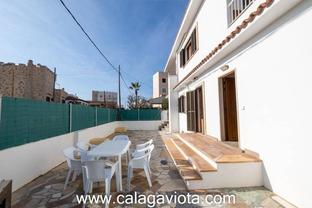 3 bedroom Flat for sale in Colonia de Sant Jordi with garage - € 490,000 (Ref: 9690650)