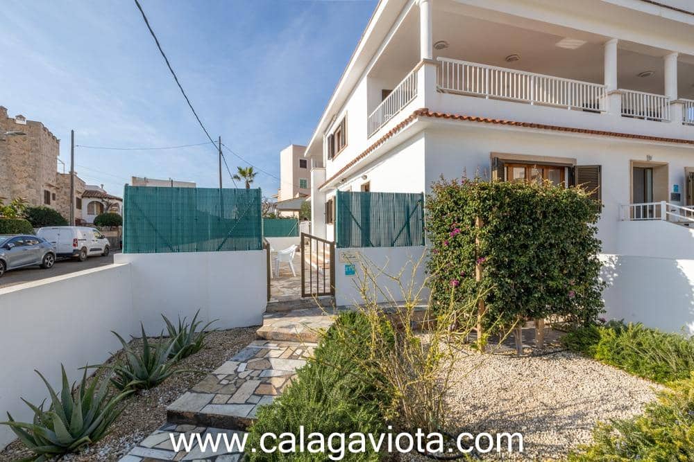 3 bedroom Flat for sale in Colonia de Sant Jordi with garage - € 490,000 (Ref: 9690650)
