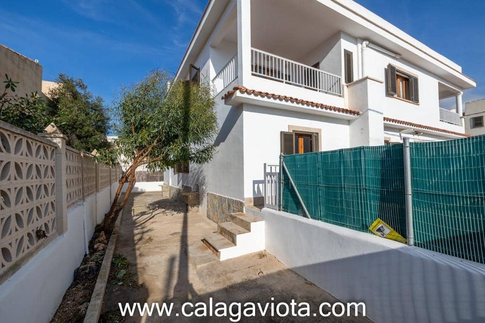 3 bedroom Flat for sale in Colonia de Sant Jordi with garage - € 490,000 (Ref: 9690650)