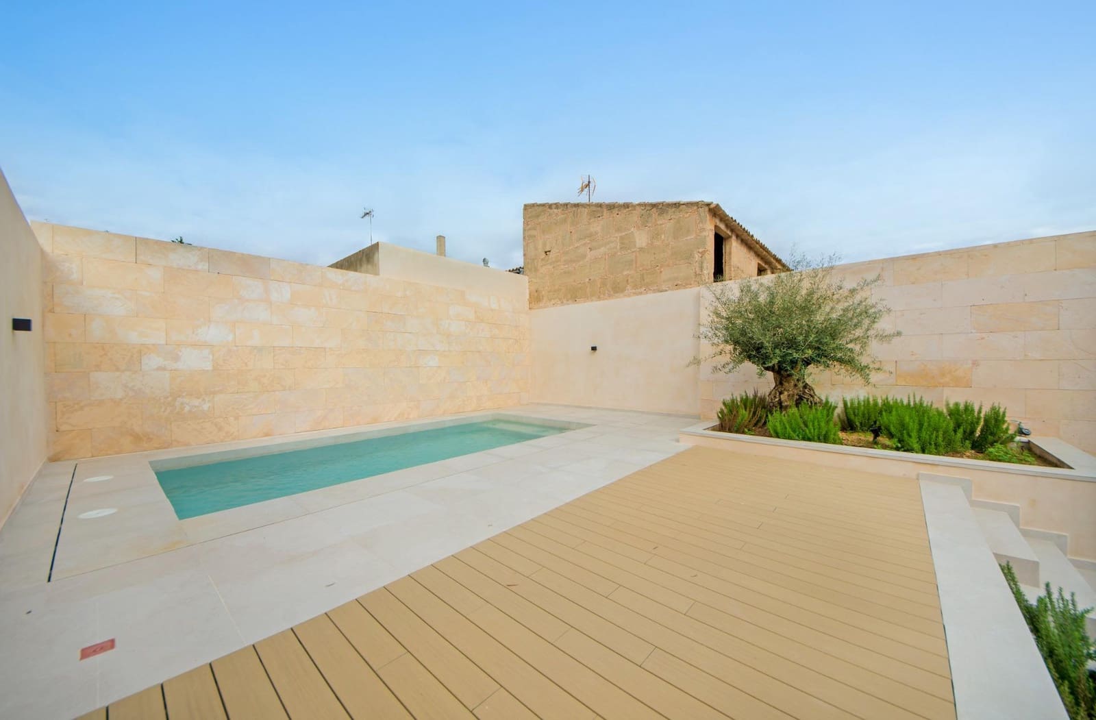 3 bedroom Townhouse for sale in Ses Salines - € 1,580,000 (Ref: 9836281)