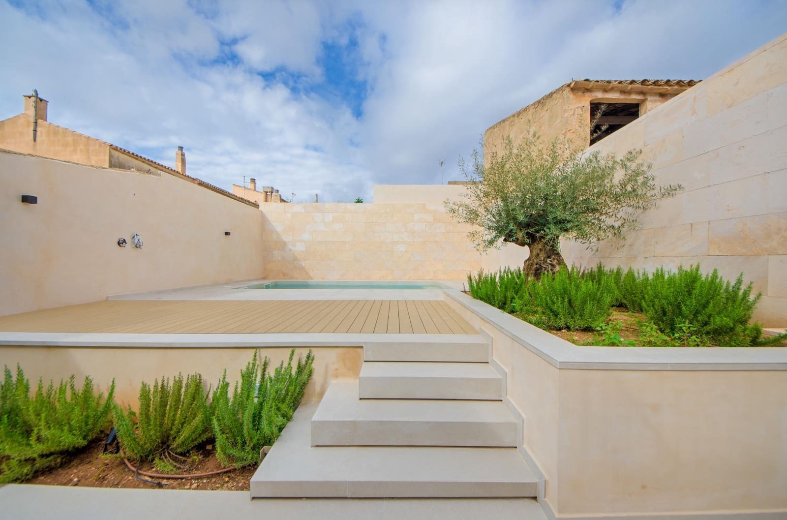 3 bedroom Townhouse for sale in Ses Salines - € 1,580,000 (Ref: 9836281)