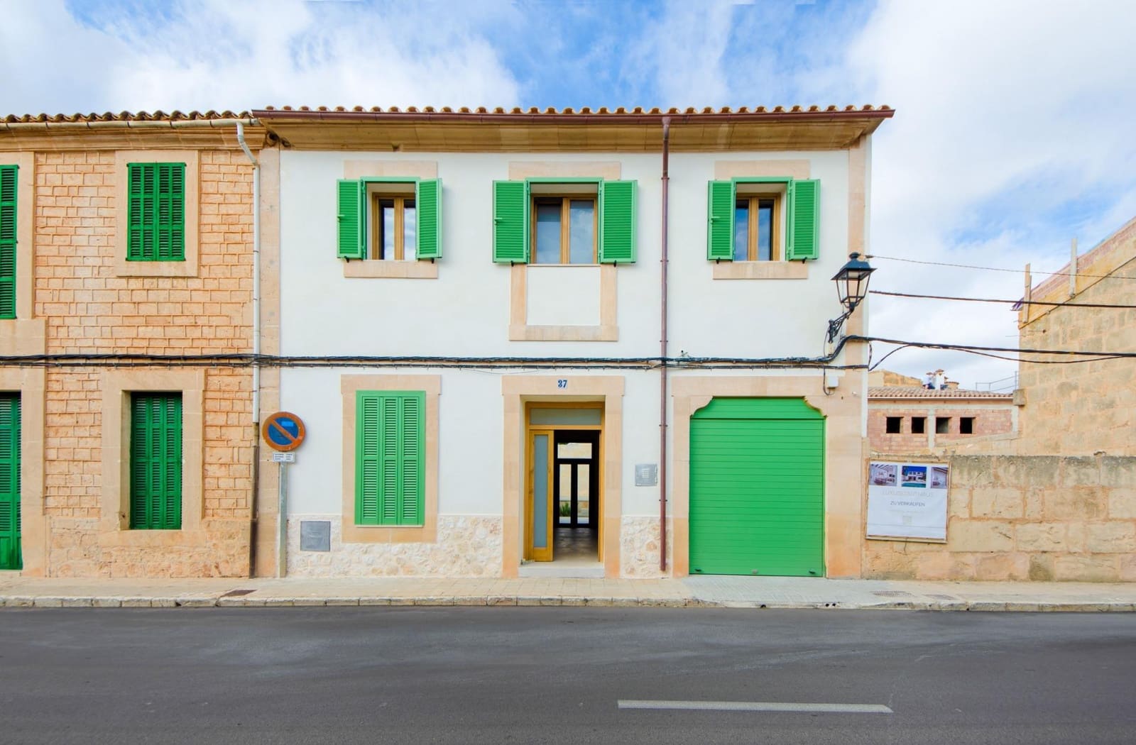 3 bedroom Townhouse for sale in Ses Salines - € 1,580,000 (Ref: 9836281)