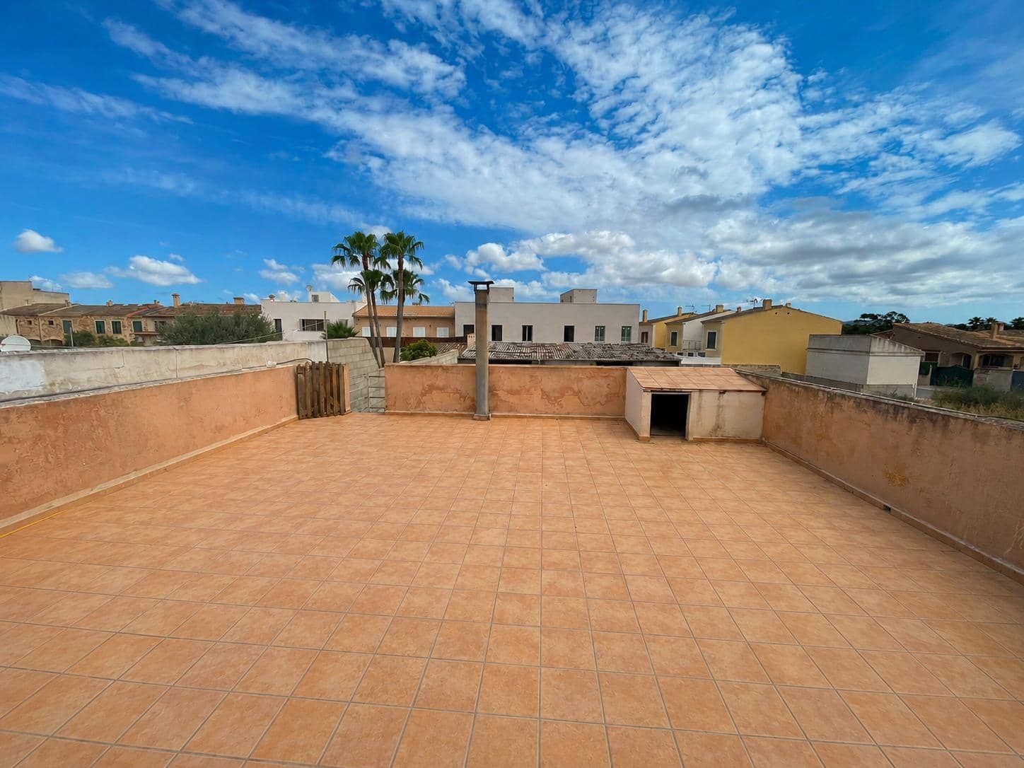 Appartement de 2 chambres à louer à Ses Salines - 1 300 € (Ref: 9836282)
