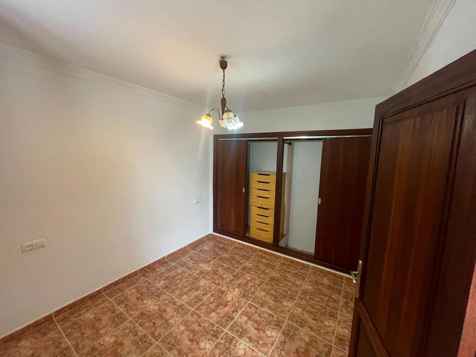 Appartement de 2 chambres à louer à Ses Salines - 1 300 € (Ref: 9836282)