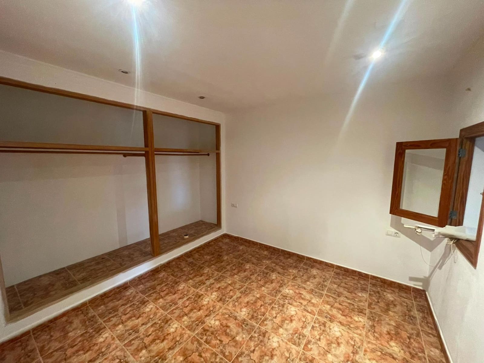 Appartement de 2 chambres à louer à Ses Salines - 1 300 € (Ref: 9836282)