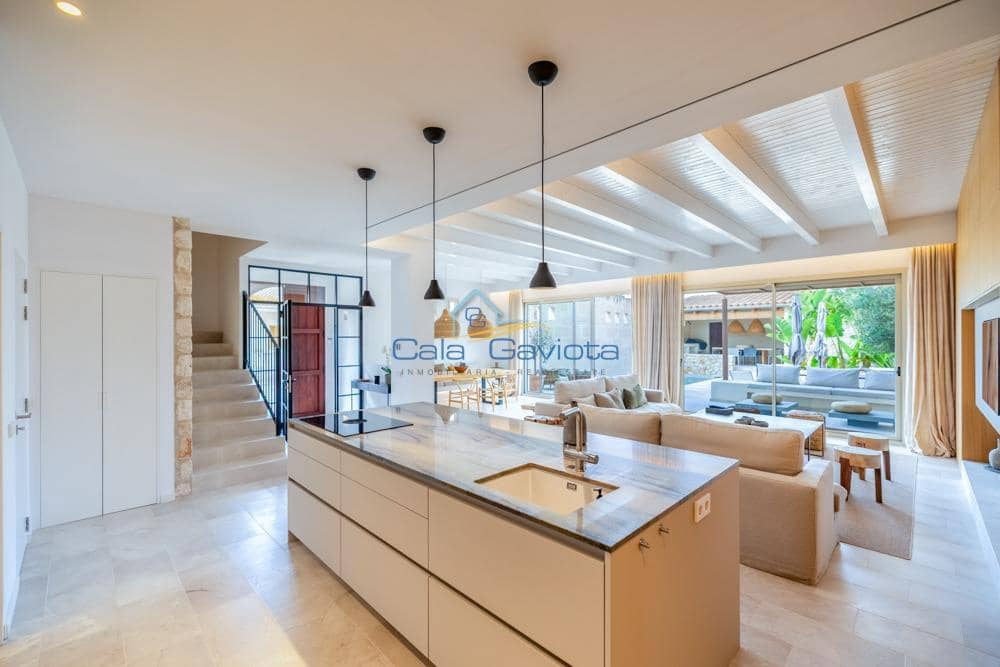 3 soveværelse Byhus til salg i Ses Salines med garage - € 2.350.000 (Ref: 9839287)