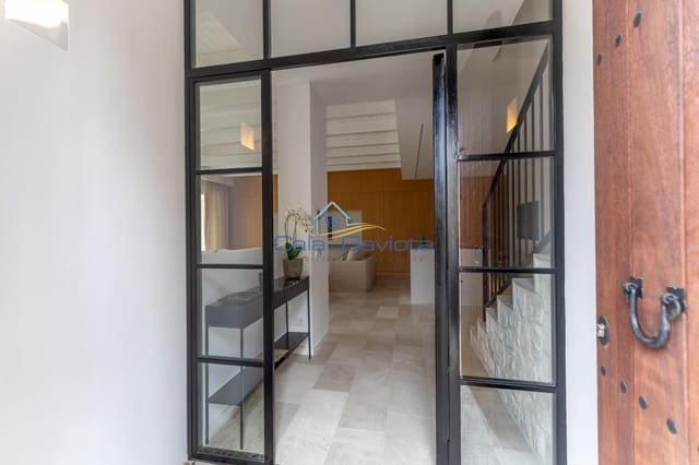 3 soveværelse Byhus til salg i Ses Salines med garage - € 2.350.000 (Ref: 9839287)