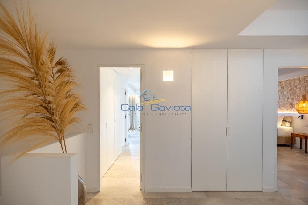 3 soveværelse Byhus til salg i Ses Salines med garage - € 2.350.000 (Ref: 9839287)