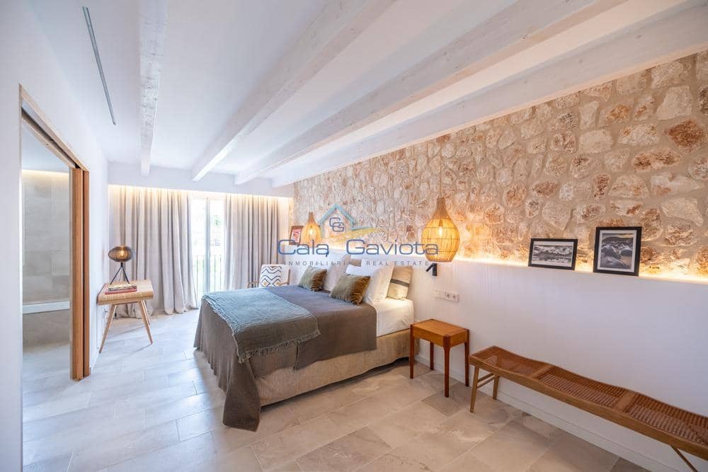 3 soveværelse Byhus til salg i Ses Salines med garage - € 2.350.000 (Ref: 9839287)